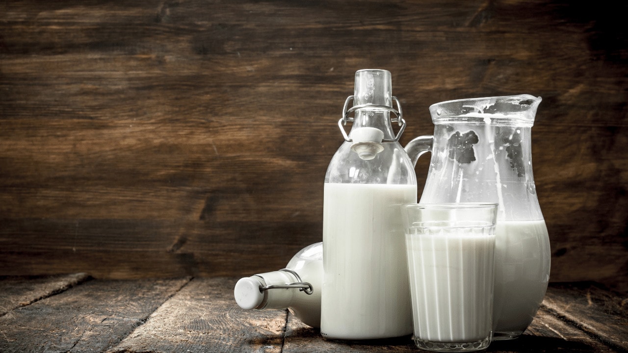 Homogenized Milk Vs. Whole Milk (Benefits)